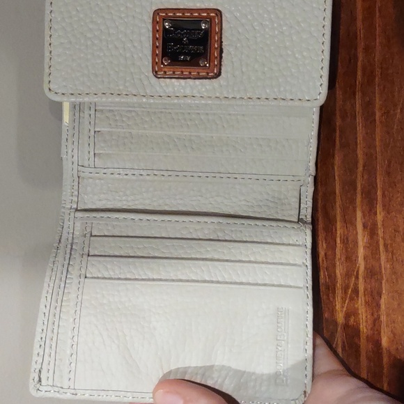 Dooney & Bourke Bone Leather Wallet, Nwt - Picture 2 of 5